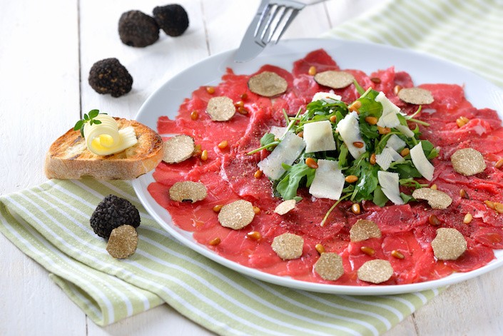 Carpaccio Di Manzo Al Tartufo Estivo: Fresco E Delizioso